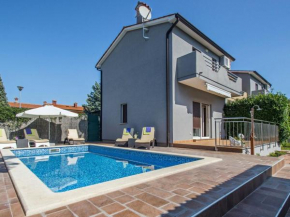 Dora Comfortable holiday residence